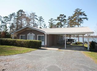 613 E Point Dr, Gilbert, SC 29054