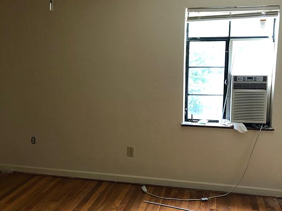 2nd image of 2773 Losantiville Ave #2