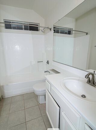 5th image of 1348 N Sierra Bonita Ave APT 204