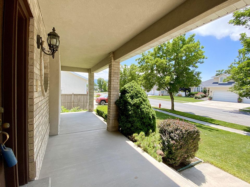 1st image of 459 E Moss Creek Dr
