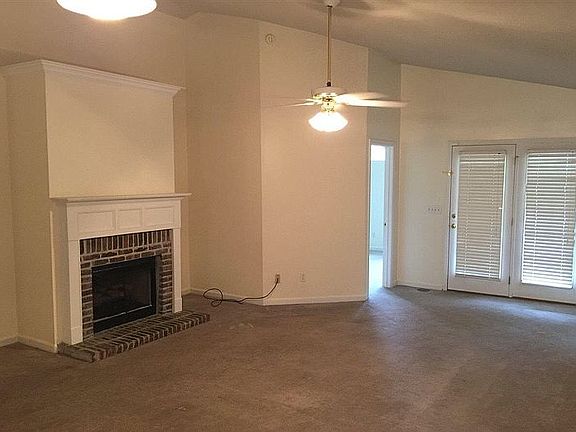 Den w/gas fireplace. 