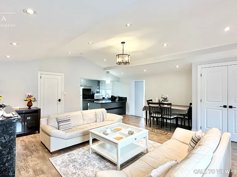 13854 Bathurst St #1 — Photo 4