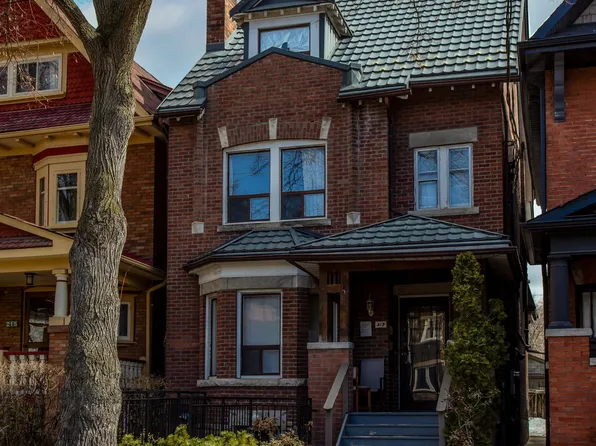 213 Indian Rd, Toronto, ON M6R 2W7