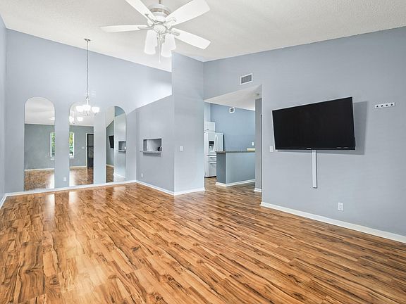 5th image of 6458 Chasewood Dr #32-H