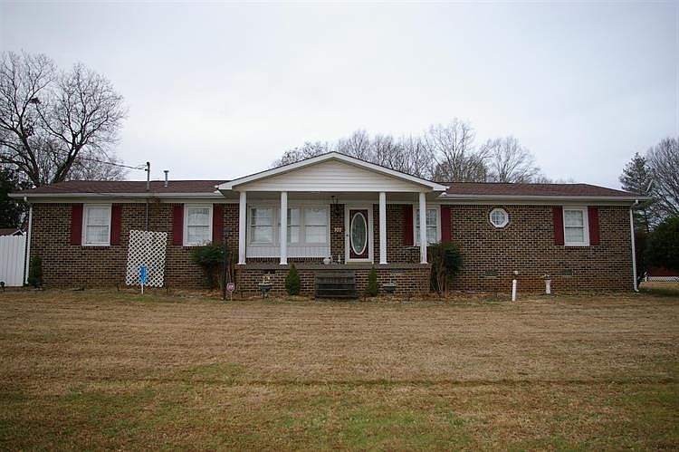 1st image of 707 Flower Lane Dr