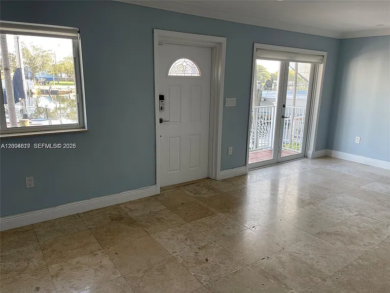 2415 NW 16th Street Rd #102 — Photo 2