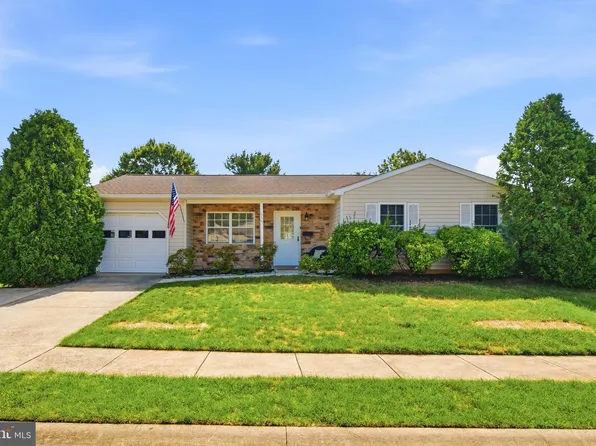 5661 Crabapple Dr, Frederick, MD 21703
