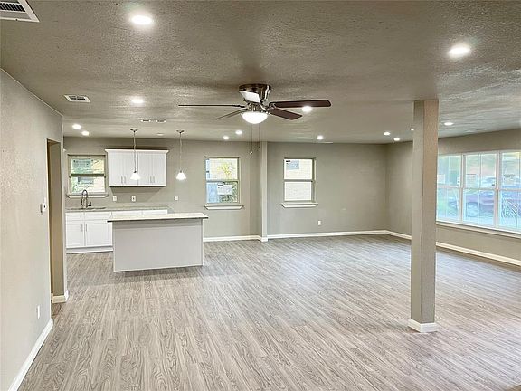 4th image of 8618 Mosswood Dr