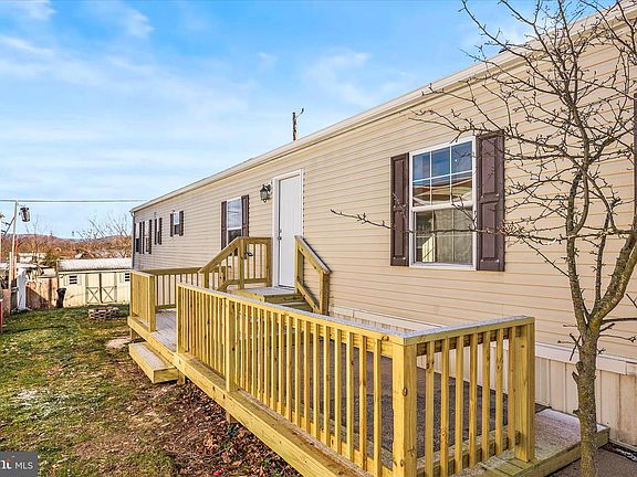 4th image of 10 Ridgeview Park