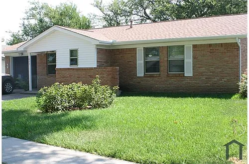 803 Memorial Dr Photo 1
