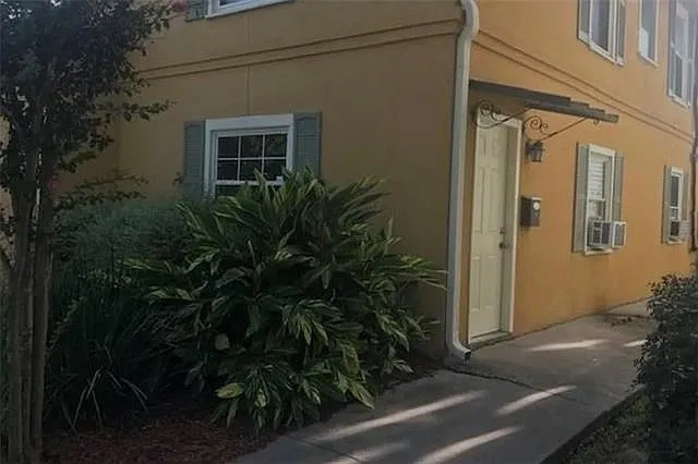 2 bed, 1.0 bath, 1000 sqft, $1,400 — Photo 2