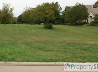 6909 Ridgewood Dr, Fort Worth, TX 76132