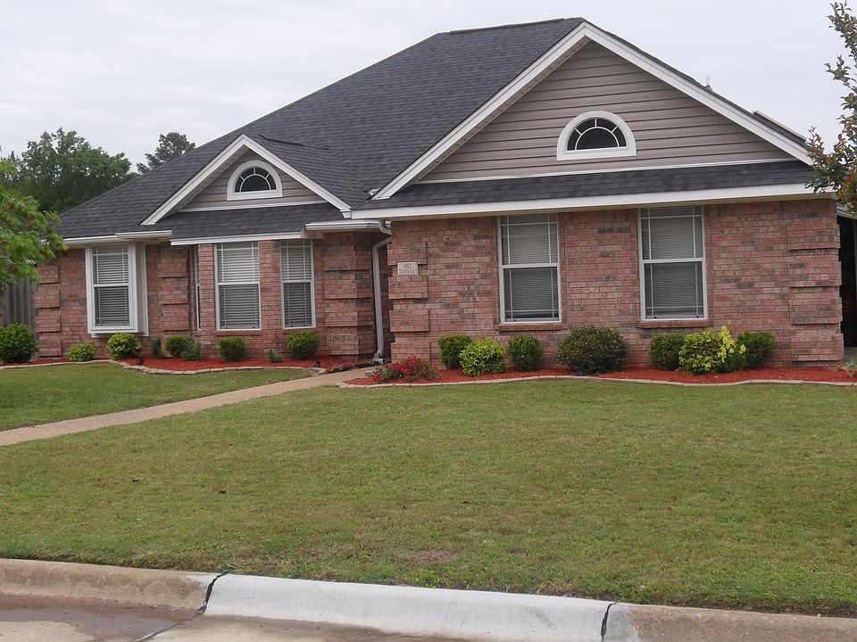 1st image of 402 Tiffany Dr