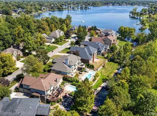 1539 Wandrei Ct, Commerce Township, MI 48382