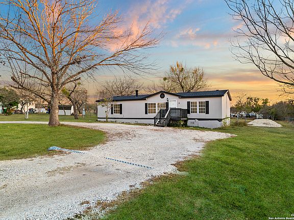 2nd image of 125 County Road 3822