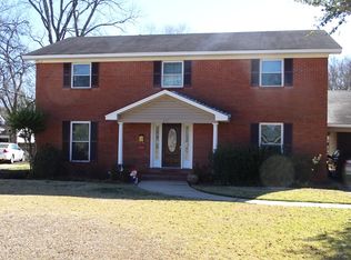 205 W Barton Ave, Greenwood, MS 38930