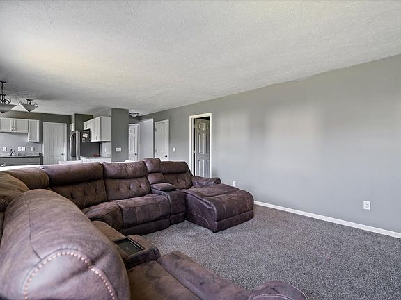4th image of 10634 Young Lake Dr