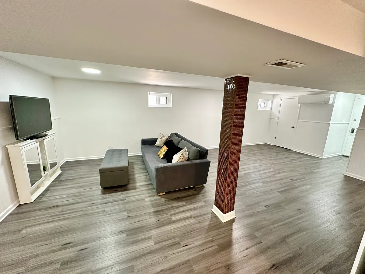 Building Photo - 7854 W Cahill Ter