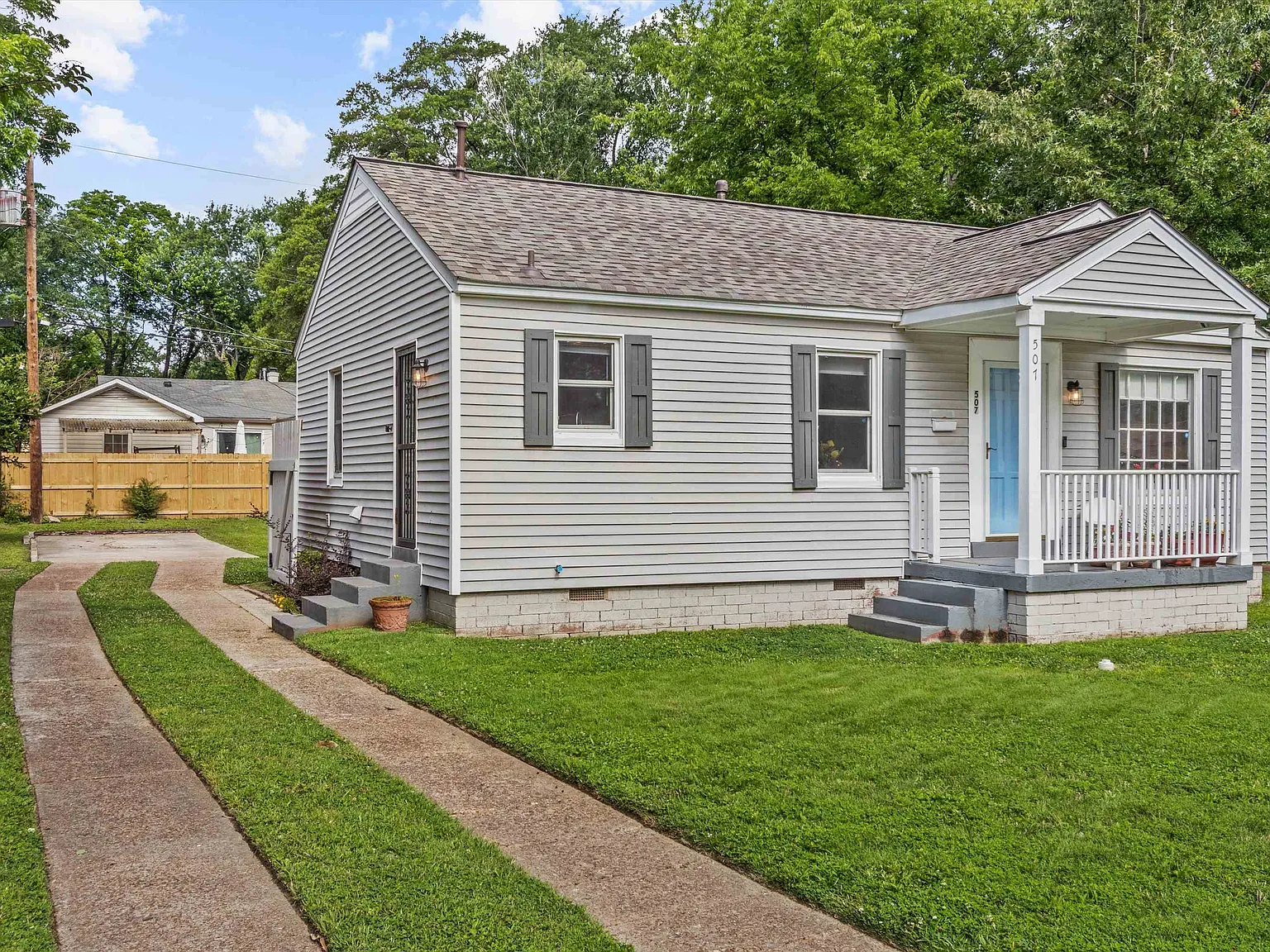 3 bed, 1.0 bath, 1134 sqft, $1,650 — Photo 2