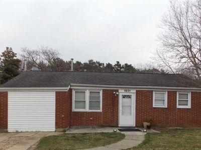 1681 N Thompson Dr, Bay Shore, NY, 11706