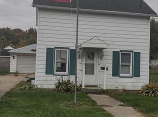 1143 W Prentice St, Freeport, IL 61032