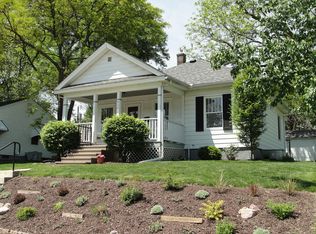 930 24th St, Bettendorf, IA 52722