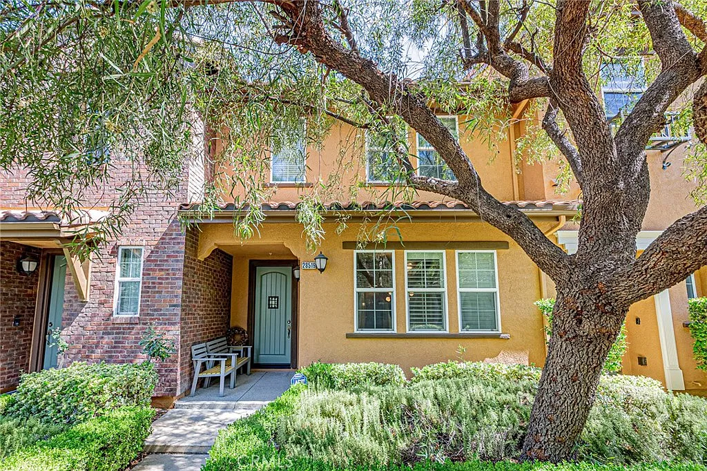 3 bed, 1630 sqft, $3,600 — Photo 1