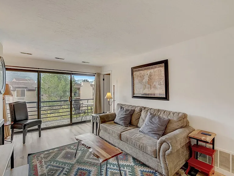 2000 Prospector Ave #404 — Photo 16
