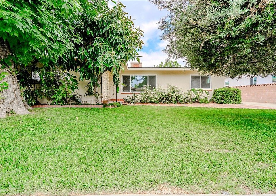 1st image of 715 N San Antonio Ave