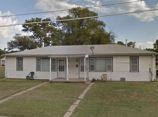 2704 W Irving St, Wichita, KS 67213