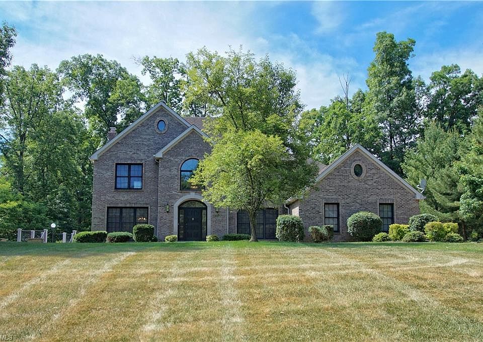 1st image of 4600 Valley Woods Dr