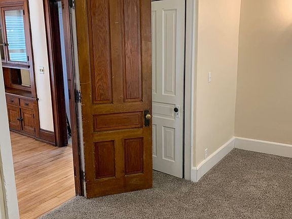 5th image of 2637 N Oakland Ave