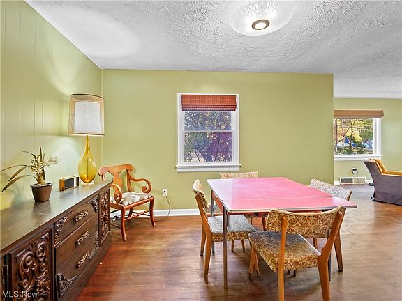 5th image of 252 Lisbon St