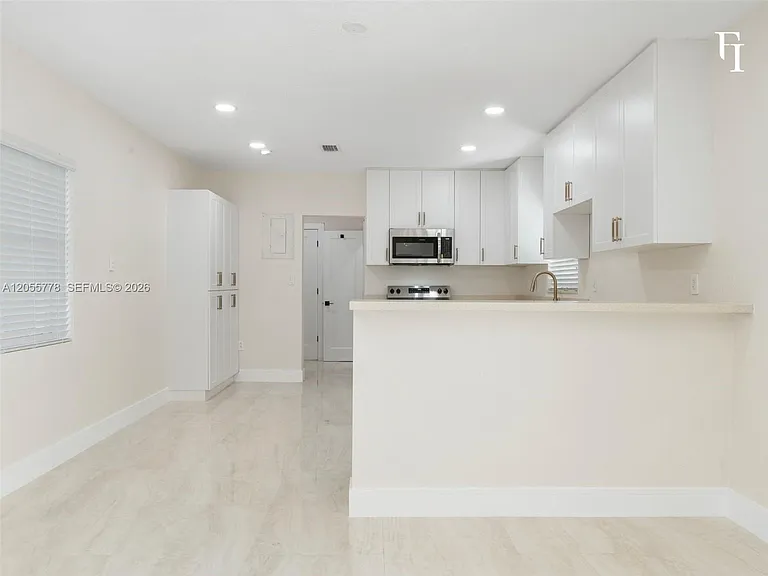 3228 NW 11th Ave — Photo 9