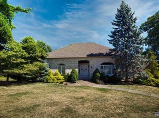 1 Jennie Ct, Cedar Grove, NJ 07009