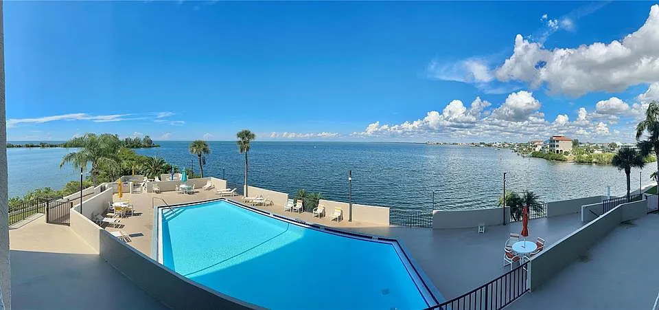 6035 Sea Ranch Dr #202