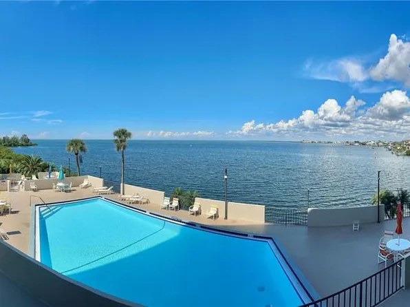 6035 Sea Ranch Dr, Hudson, FL