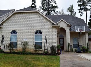 1723 Round Oak Ln, Conroe, TX 77304