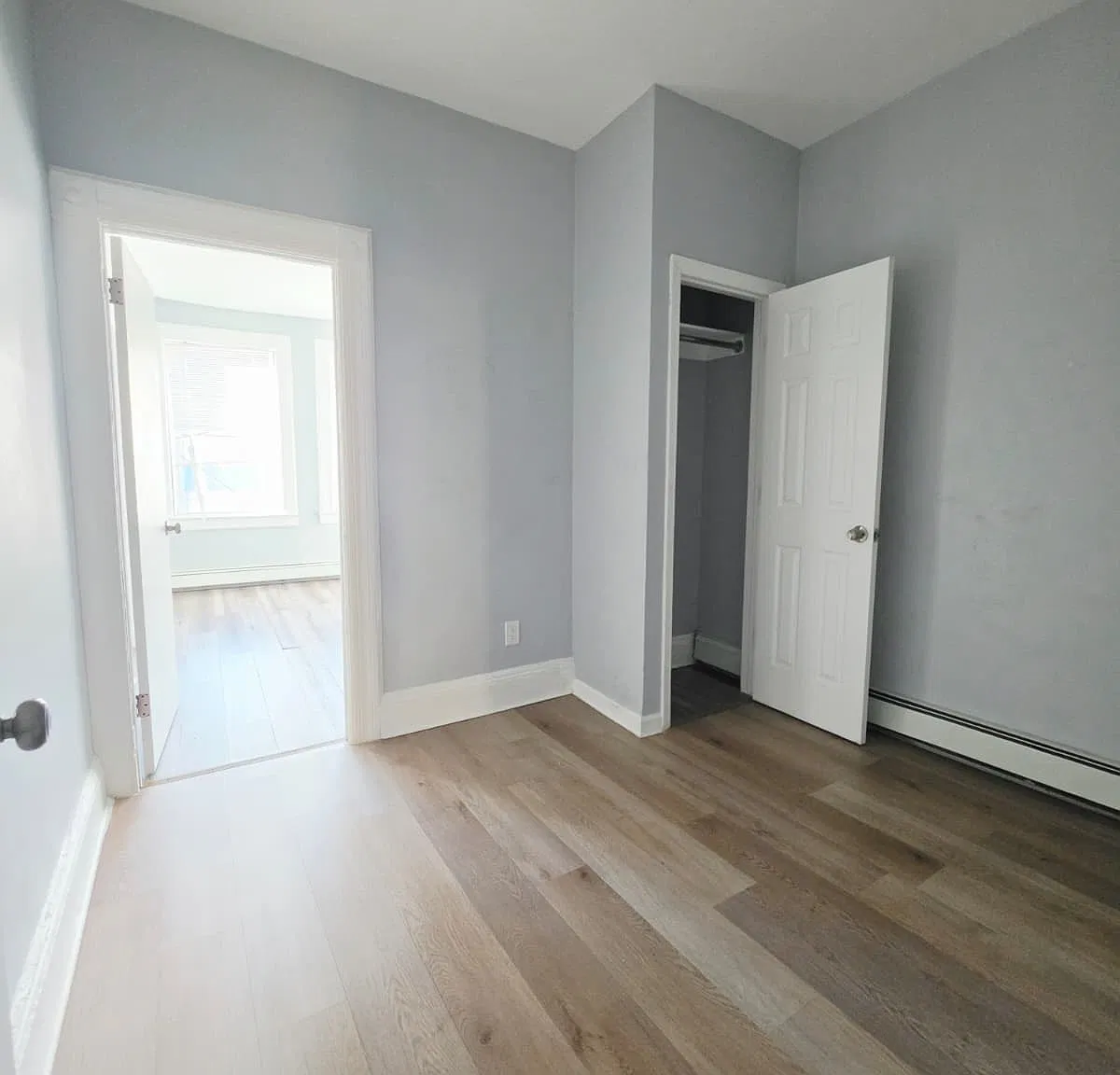 3 bed, 1000 sqft, $2,350 — Photo 3