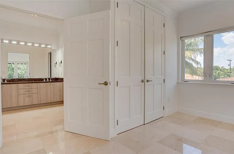 500 SW 51st Ct #1 — Photo 32