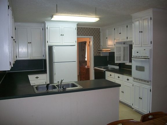 Kitchen- 2 Ovens, Stove, Sta