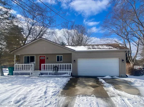 2767 Beach Rd, Port Huron, MI 48060