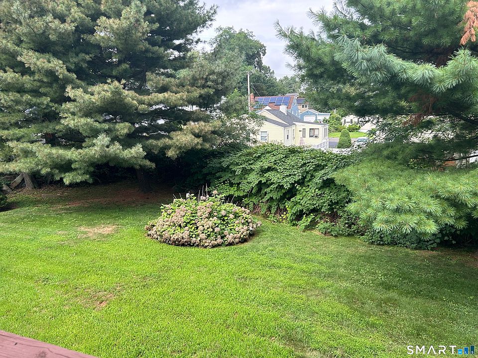 2nd image of 82 Sunrise Avenue #82