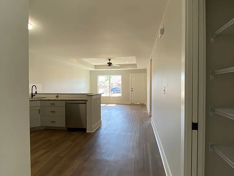 6228 Burbank Crossing Loop — Photo 15