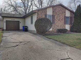 1525 E North Port Rd, Decatur, IL 62526