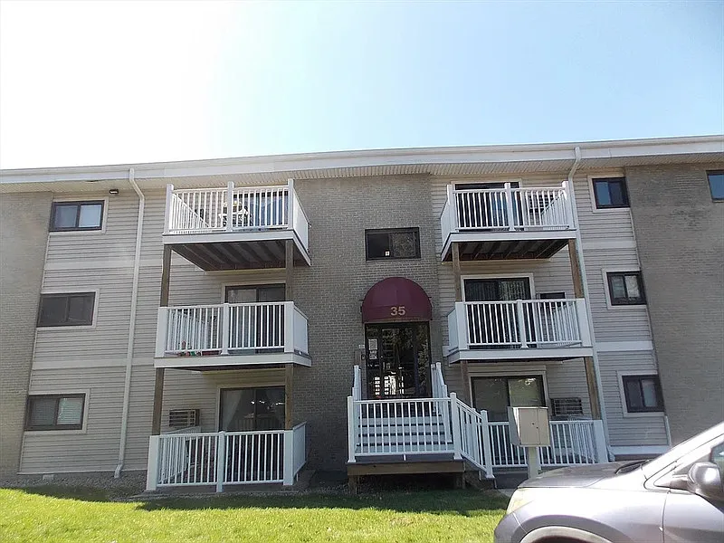 35 Hosmer St #20