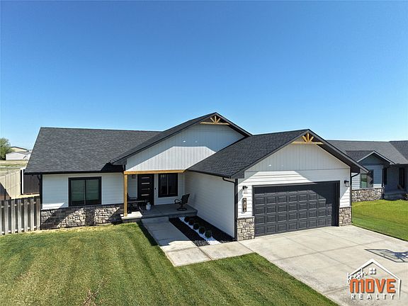 2nd image of 810 W Edelle Ave