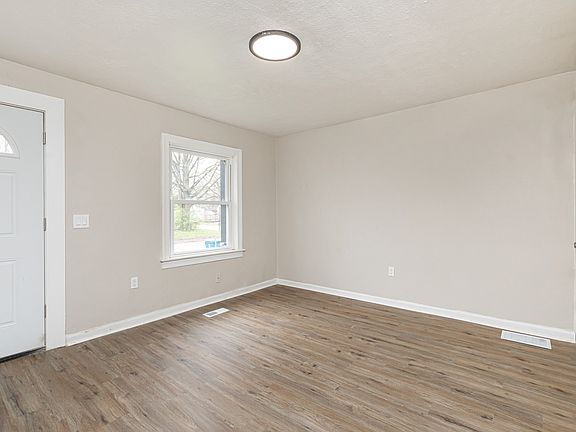 4th image of 4304-4306 Norwaldo Ave