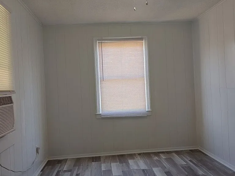 2125 Kennedy Dr — Photo 2