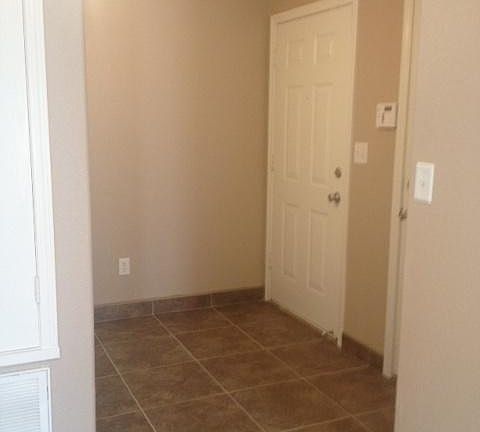 10316 sandy Trl SW -Foyer.jpg